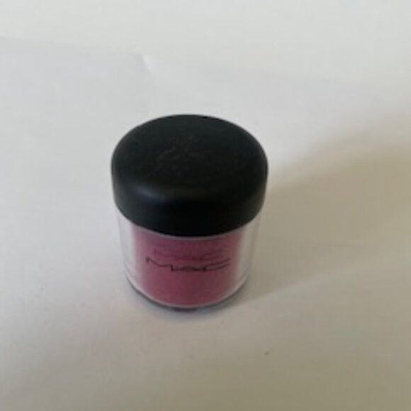 MAC Reflects Very Pink Glitter Pigment - Picture 3 of 4
